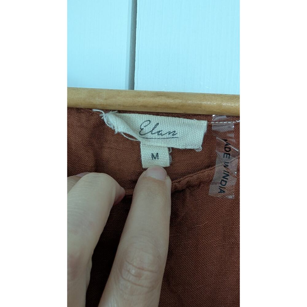 Elan Sleeveless Line Blend Boatneck Cropped Top - Picture 3 of 5